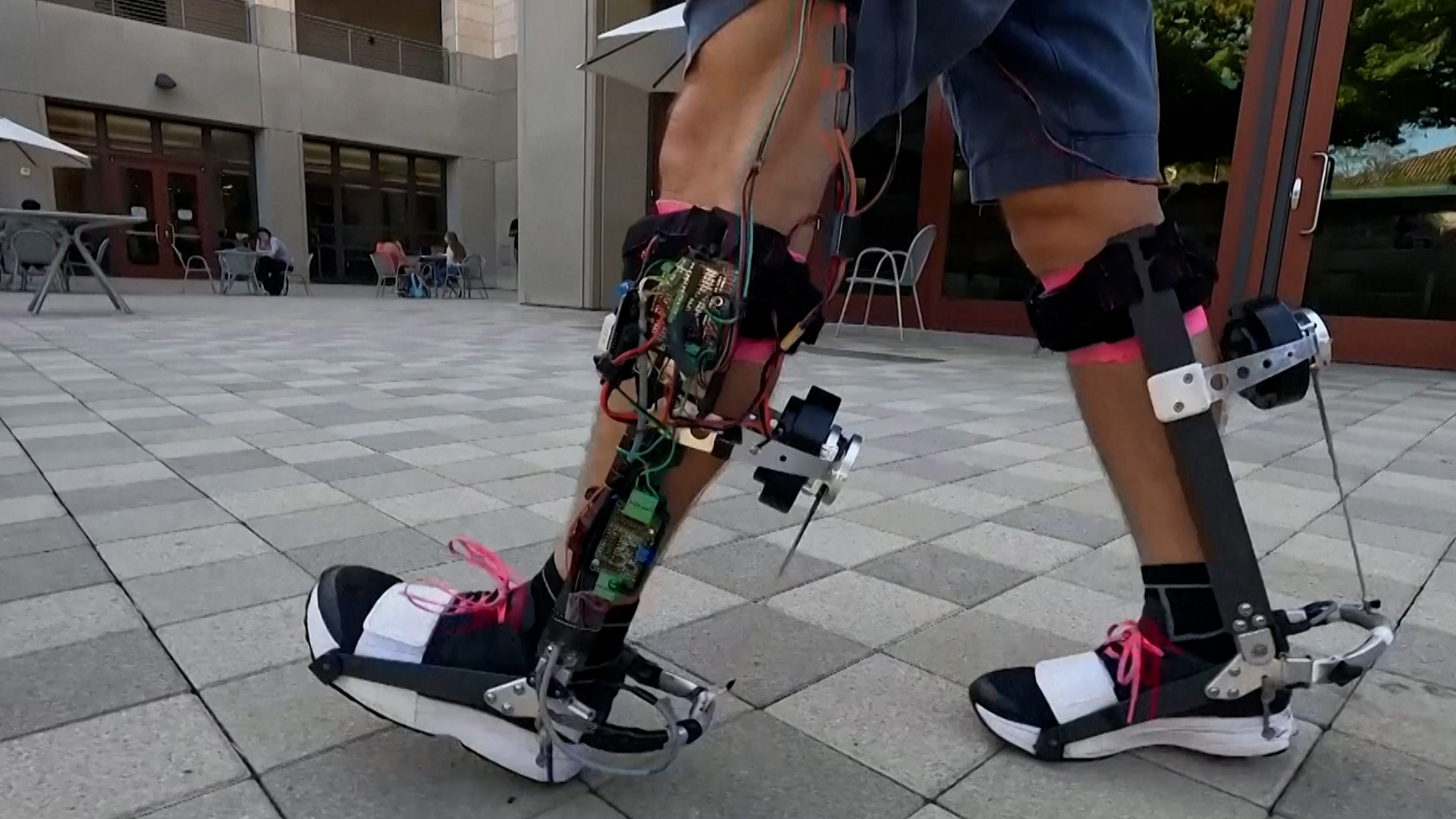Exoskeleton 'boot' helps wearers walk faster while using